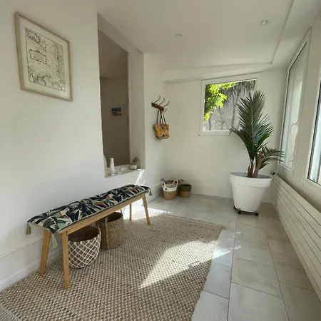 Blanche 빌라 아공-쿠탕빌